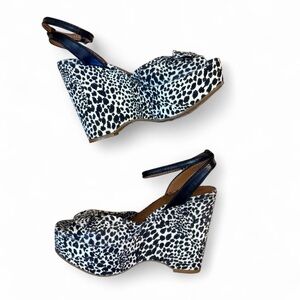Lucky brand like new Leopard Print Wedge Sandals